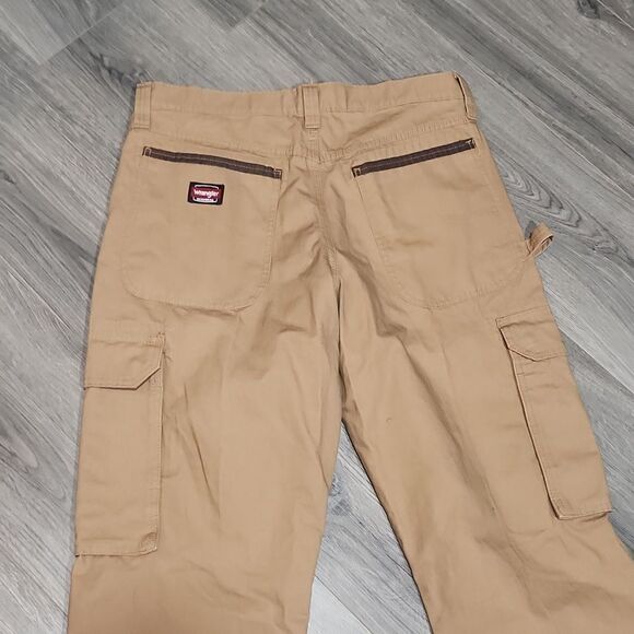 LIKE NEW Wrangler Workwear Rip Stop Cargo Pants - Picture 5 of 8